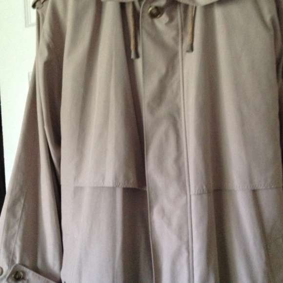 London Fog Tan Raincoat - Picture 5 of 16